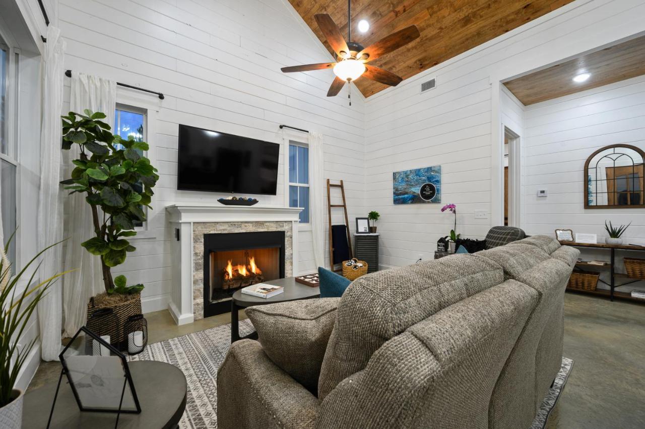 布罗肯鲍Bella Luna Cabin - Cozy Farmhouse Cabin, Private Deck, Swing Set, Fire Pit, Hot Tub别墅 外观 照片